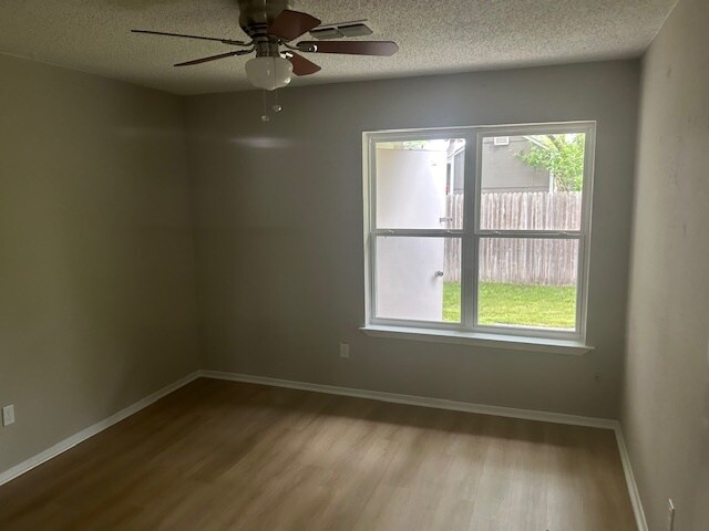 Building Photo - 110 Baker Ln