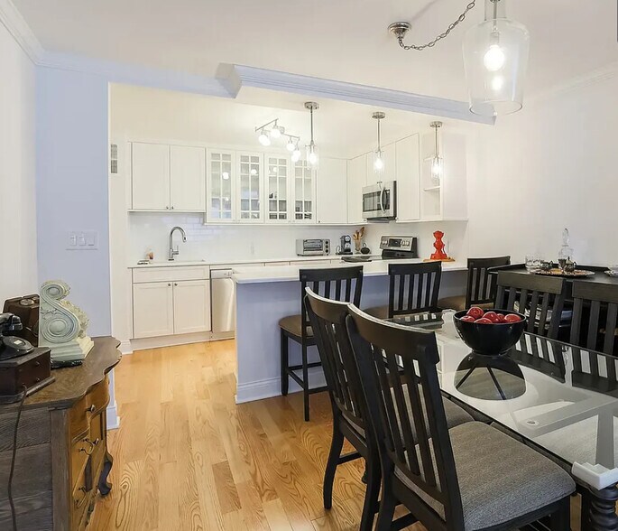 Building Photo - 1415 N Dearborn Pkwy