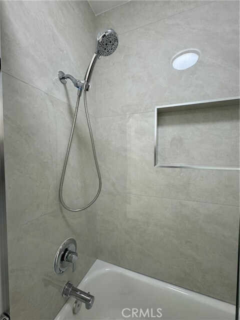 Building Photo - 6 Columbia