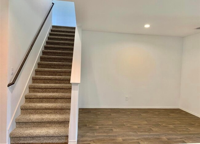 Building Photo - 21310 Riverdew Dr