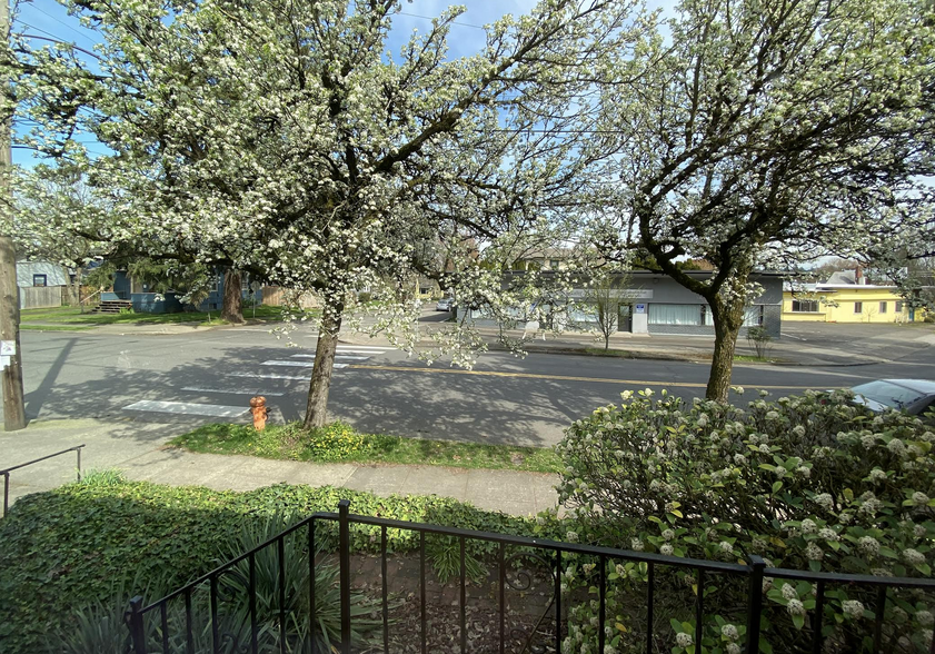 Milwaukie Ave side - 7955 SE Milwaukie Ave