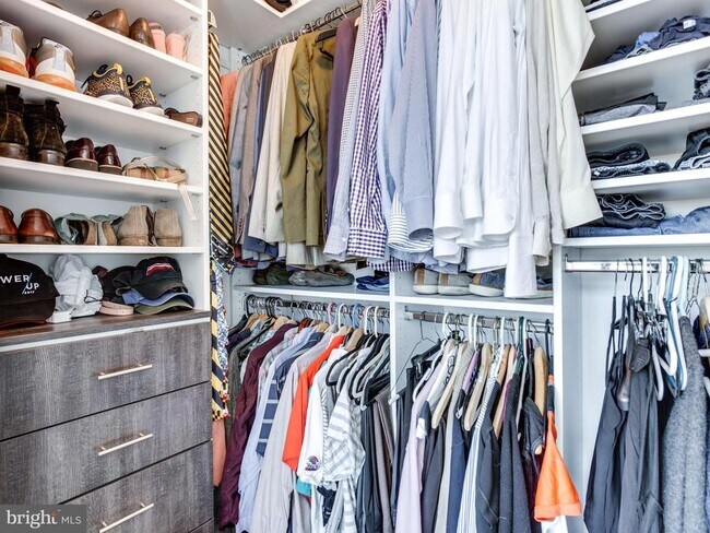 Building Photo - 2030 8th St NW