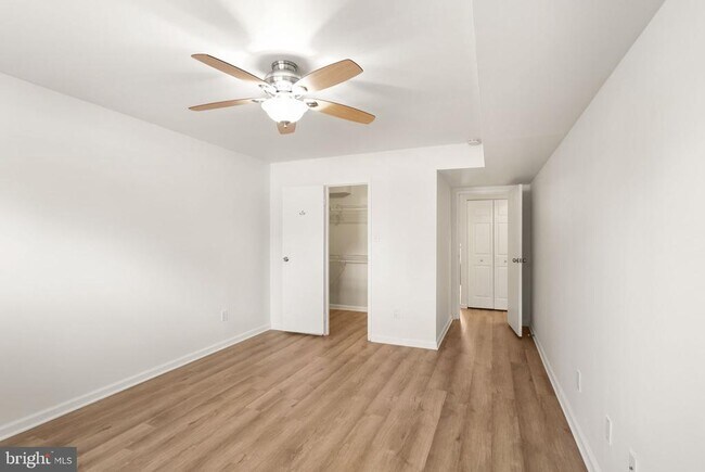 Building Photo - 2042 Royal Fern Ct