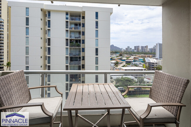 Building Photo - 2651 Kuilei St
