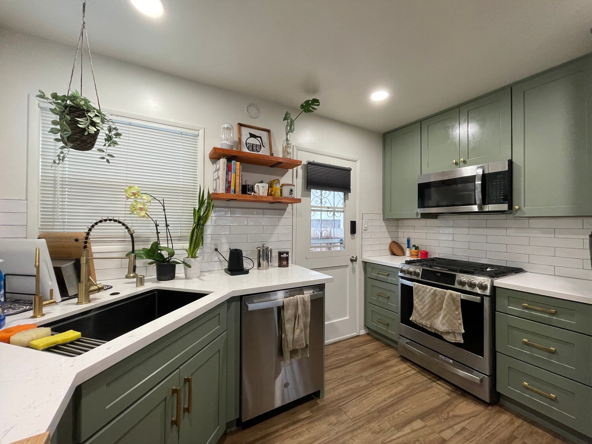 Building Photo - 6740 Amherst St