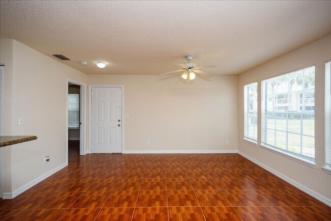 Building Photo - Ready Move to move 2 bedroom 2 bath Condo ...