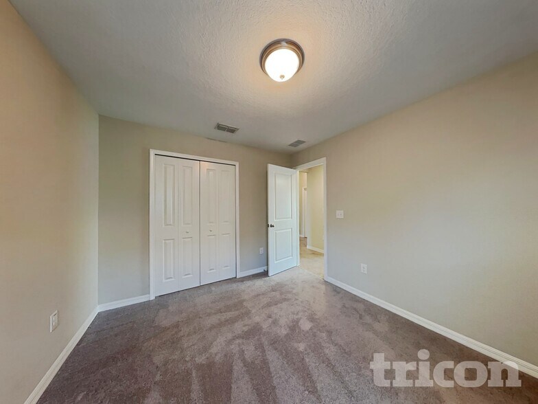 Building Photo - 1616 Broad Winged Hawk Dr