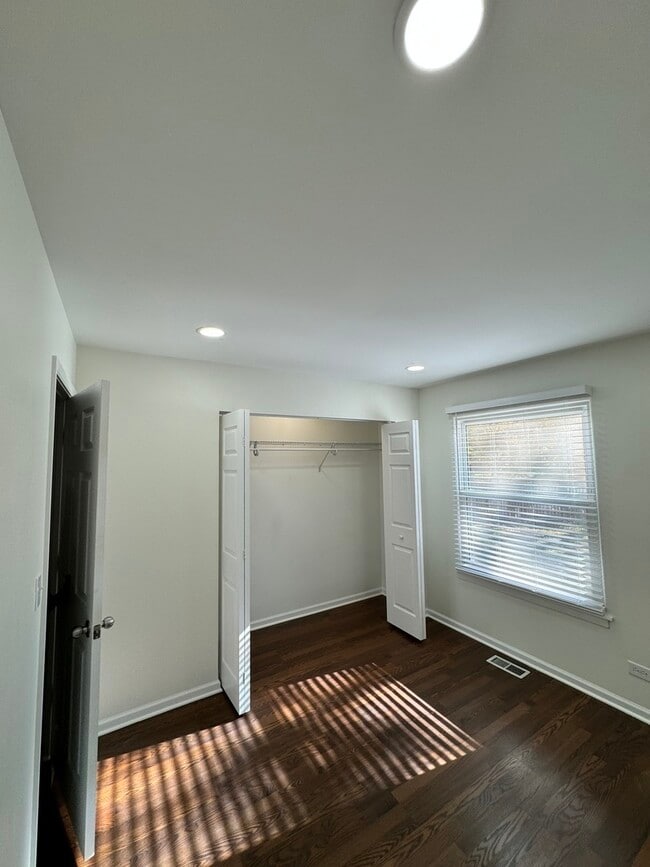 Building Photo - 1944 Navarone Dr