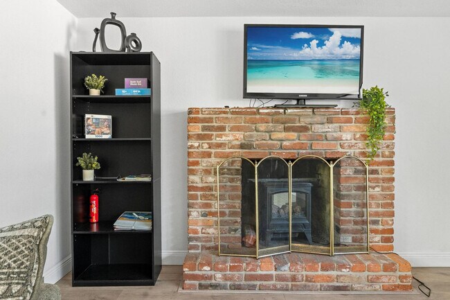 Building Photo - 919 Ave S SE