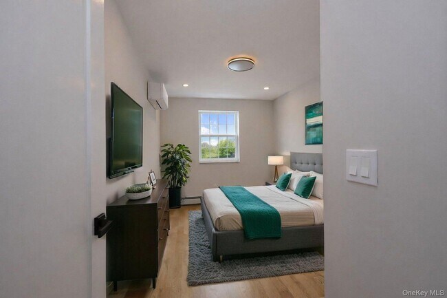 Building Photo - 52 Roe Ave