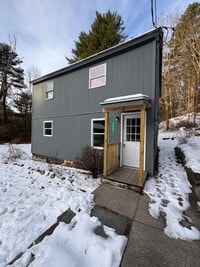 Building Photo - Large 3 bedroom house in Candensis!