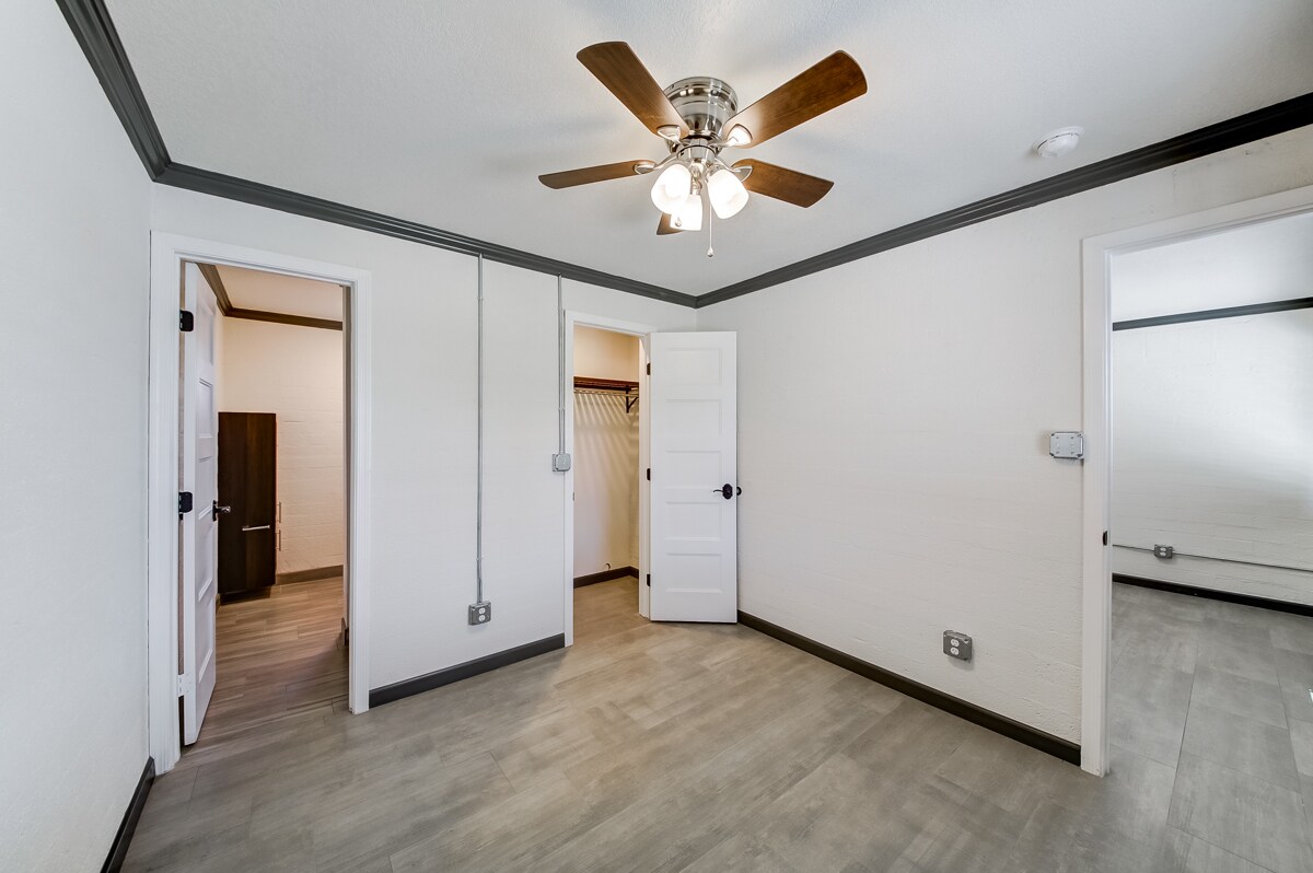 Building Photo - 1324 S Casino Center Blvd