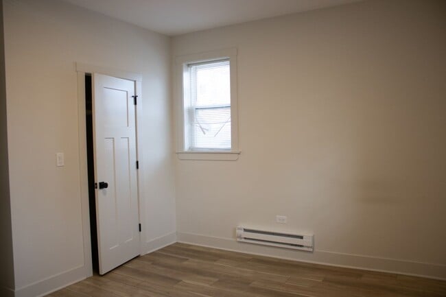 Building Photo - 6254 N Whipple St