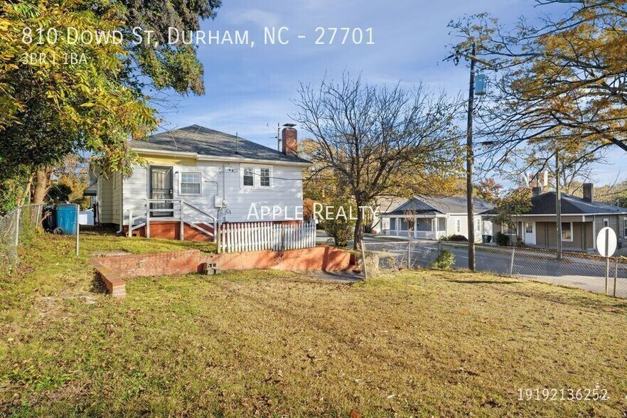 Building Photo - 810 Dowd St