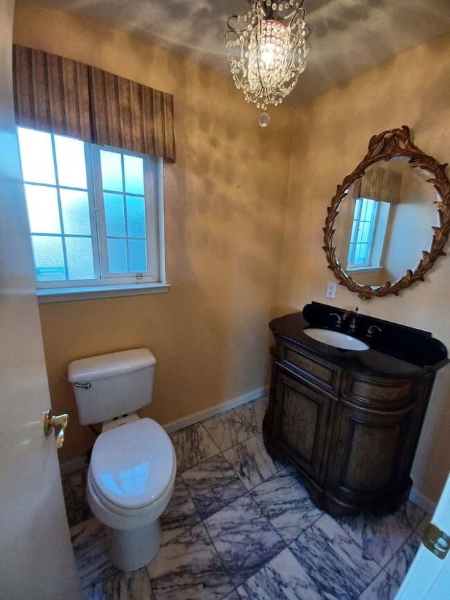 Building Photo - BEAUTIFUL TWO LEVEL 4BD/3BA HOME AVAILABLE IN NEWARK, CA !!!!!!