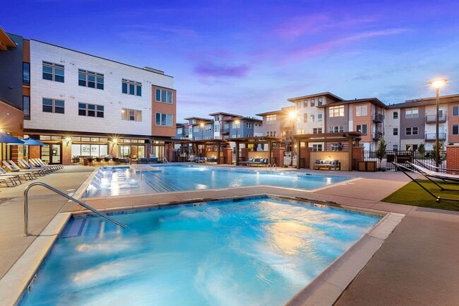 Building Photo - Alas Over Lowry