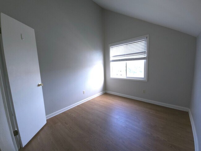 Building Photo - 896 18th St