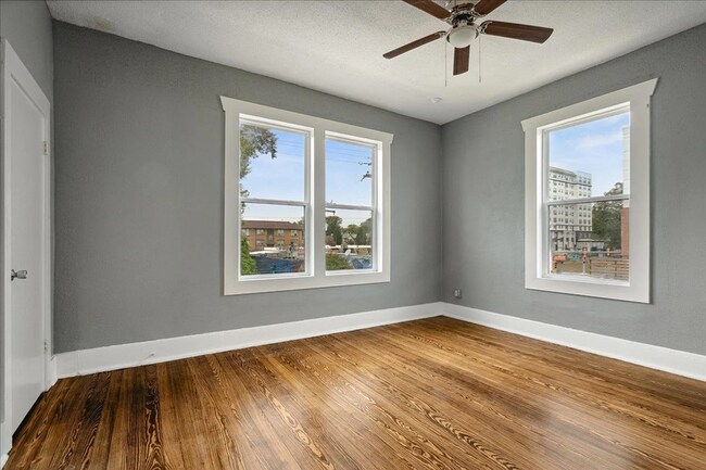 Building Photo - 156 N Tucker St