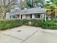 Building Photo - 209 Silver Bluff Rd