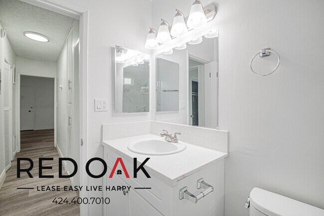 Building Photo - 2050 Rodney Dr