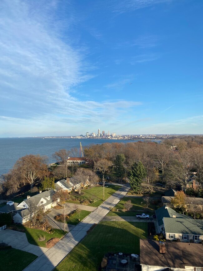 Building Photo - 11720 Edgewater Dr