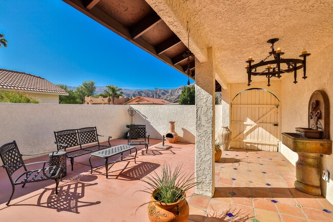 Building Photo - 53390 Avenida Navarro