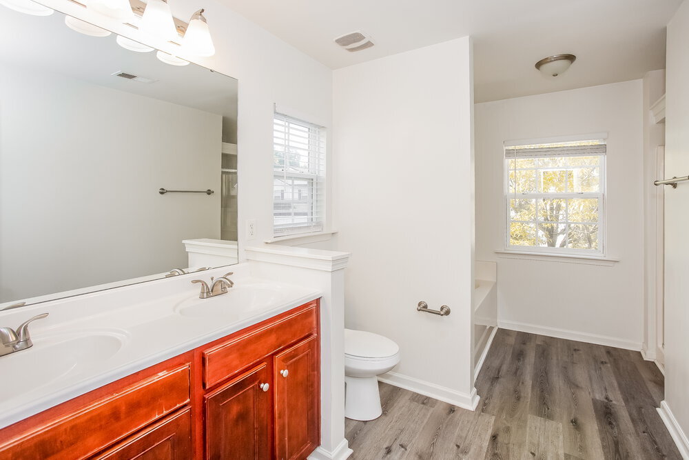 Building Photo - 5104 Abercromby St