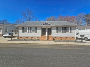 Building Photo - 5 Paris Creek Ct