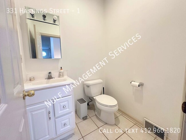 Building Photo - 331 Hastings St