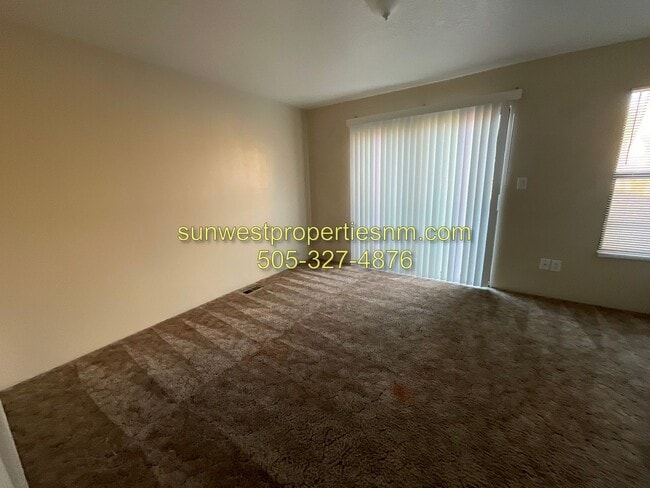 Building Photo - 2 Bedroom, 1.5 Bathroom with Garage