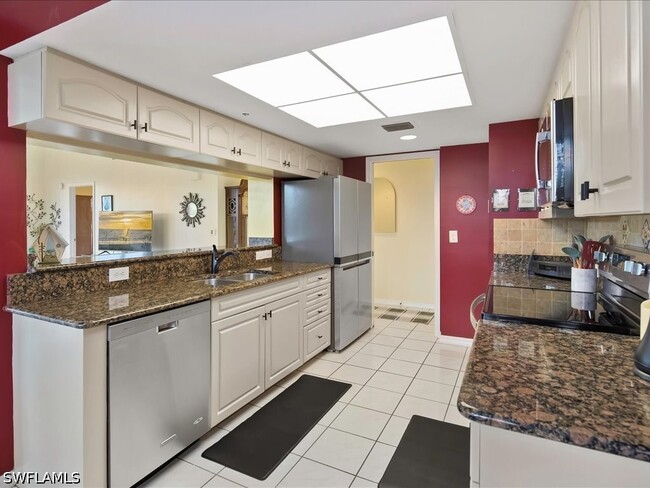 Building Photo - 5550 Heron Point Dr