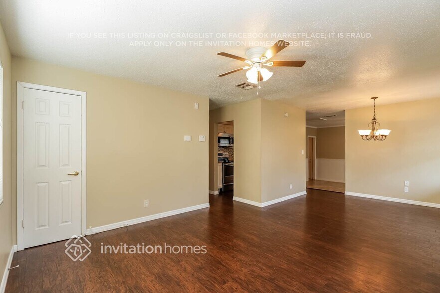 Building Photo - 2136 Mary Sue St