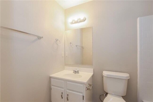Building Photo - 442 Sherwood Oaks Rd