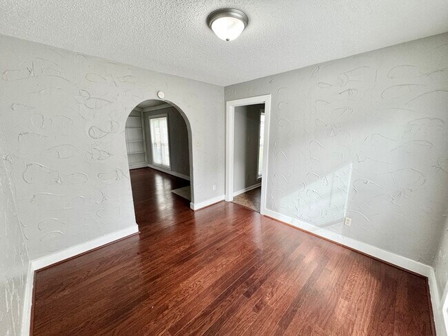 Building Photo - 6184 Holly Park Dr