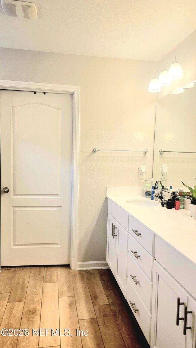 Building Photo - 7882 Island Fox Rd