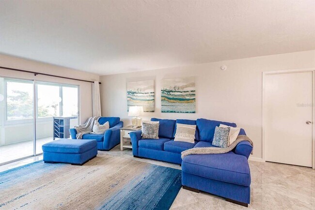 Building Photo - 1200 E Peppertree Ln