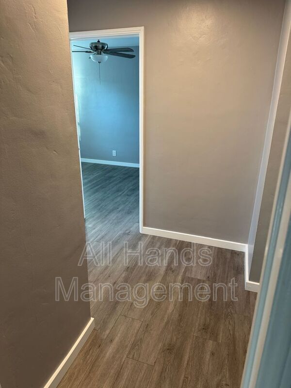 Building Photo - 5117 E The Toledo