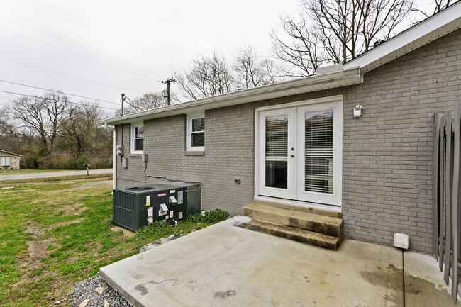 Building Photo - 6309 Thunderbird Dr