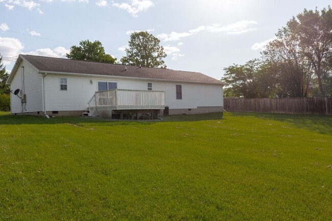 Building Photo - 3 bed/2 bath Single Family Home in Martins...