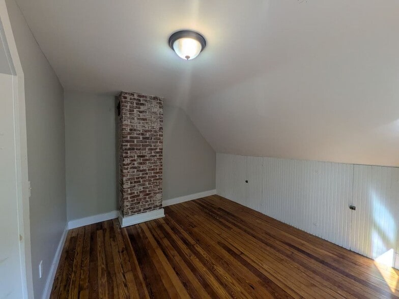 Building Photo - 396 Whalley Ave