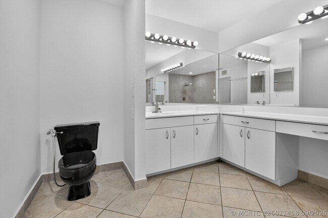 Building Photo - 924 Spoonbill Cir