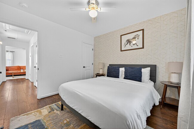 Building Photo - 2212 Rosewood St