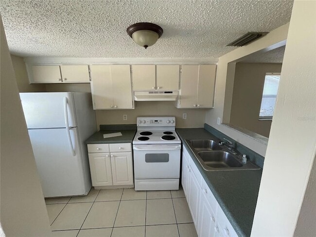 Building Photo - 4128-4126 Shoreline Dr