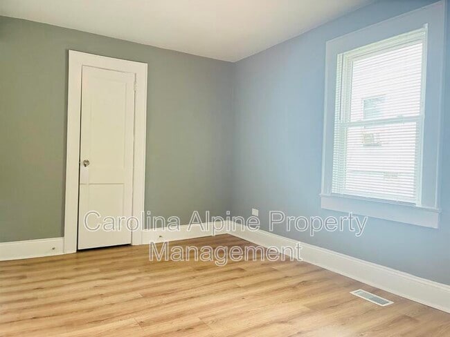 Building Photo - 416 Mint St
