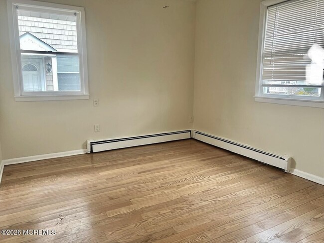 Building Photo - 246 7th Ave