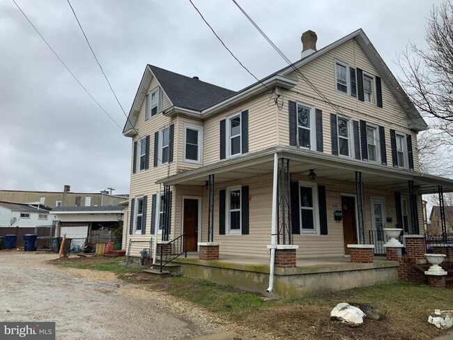 Building Photo - 334 Blue Bell Rd