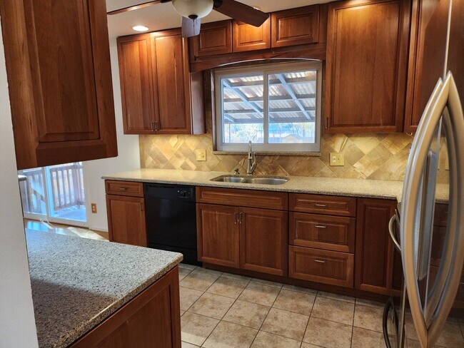 Building Photo - 2618 N Prospect St