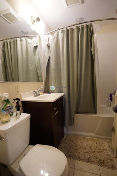 Building Photo - 22 Edison Ave