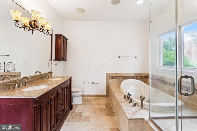 Building Photo - 9915 Ashburton Ln