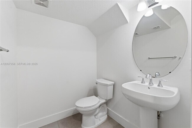 Building Photo - 13012 Riverwalk Cir N